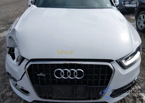 2015 Audi Q3 2.0T Premium Plus z USA, uszkodzony, nr VIN WA1GFCFS8FR014444